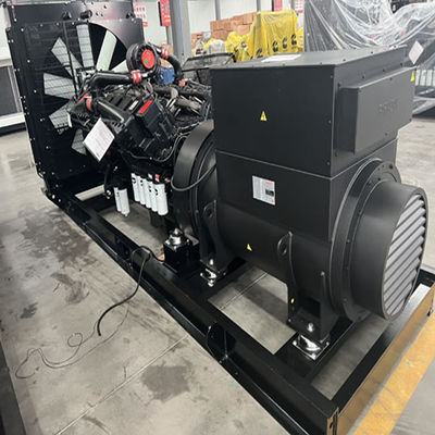 1400 KW Cummins Diesel Generator Set AC Trójfazowy kolor niestandardowy